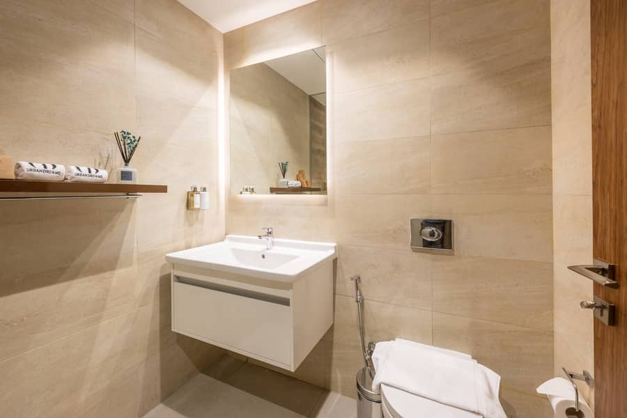 Modern 1 BR with Pool and Canal view in Dubai Marina - Image 25