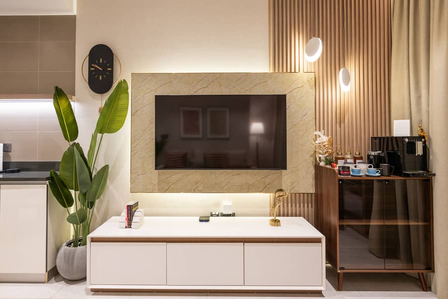 Modern 1 BR with Pool and Canal view in Dubai Marina - Image 27