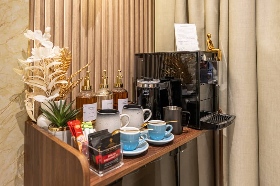 Modern 1 BR with Pool and Canal view in Dubai Marina - Image 28