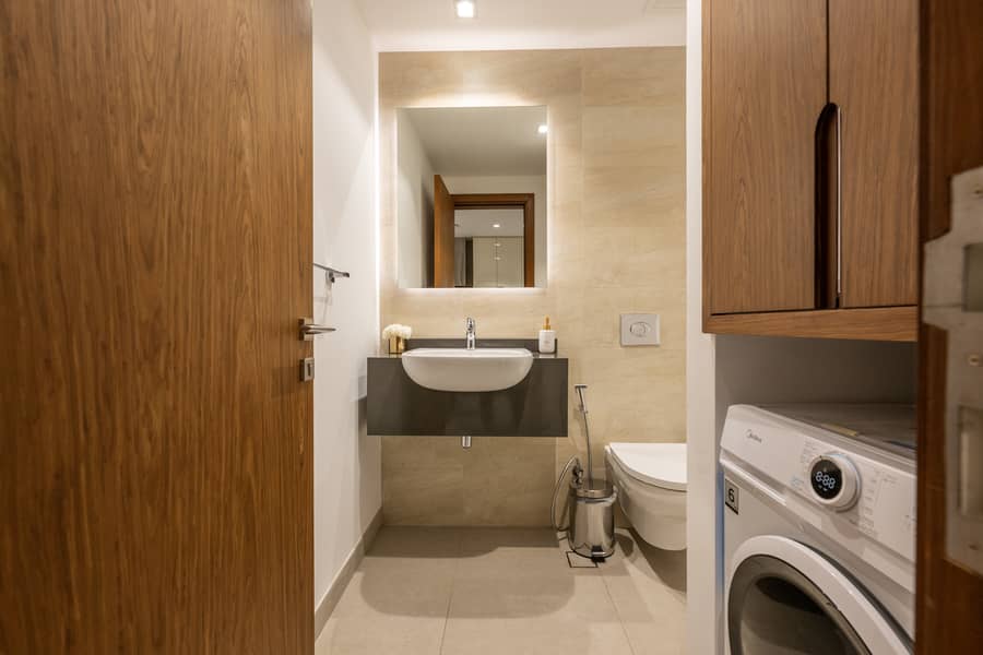 Modern 1 BR with Pool and Canal view in Dubai Marina - Image 29