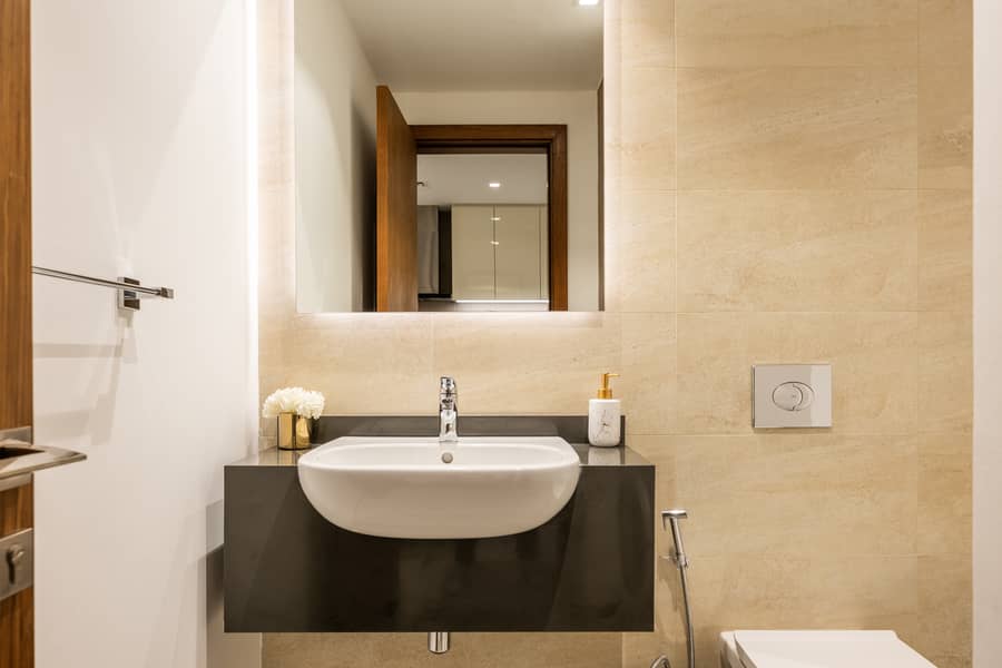 Modern 1 BR with Pool and Canal view in Dubai Marina - Image 30