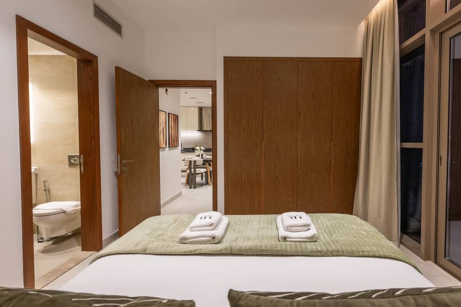 Modern 1 BR with Pool and Canal view in Dubai Marina - Image 31