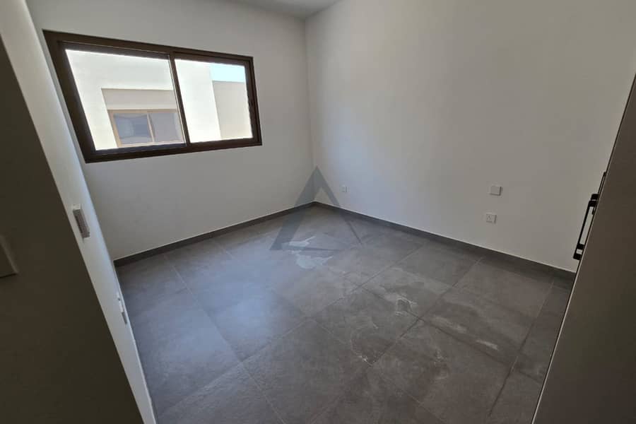 Spacious 4BR Townhouse | Maid’s Room | Ready to Move - Image 12