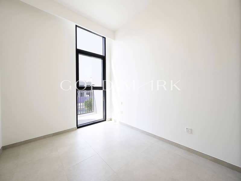 Best Price Alert | On the Main Park | Brand New - Image 9