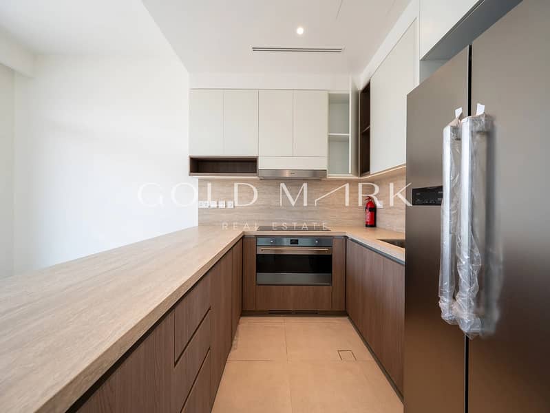 Best Price Alert | On the Main Park | Brand New