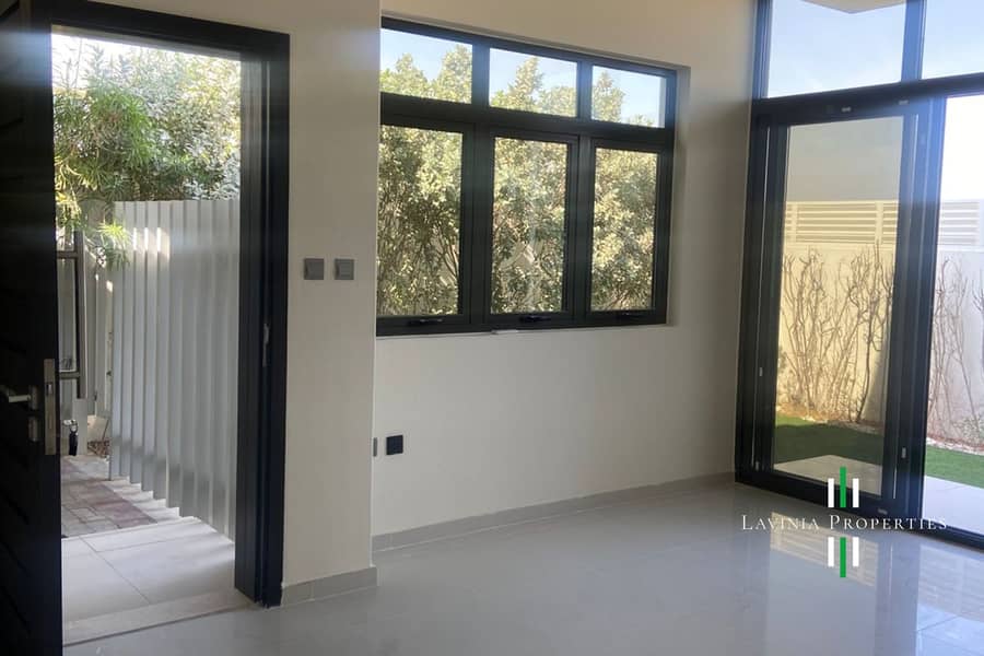 SINGLE ROW | SPACIOUS 3BHK+MAID CORNER VILLA