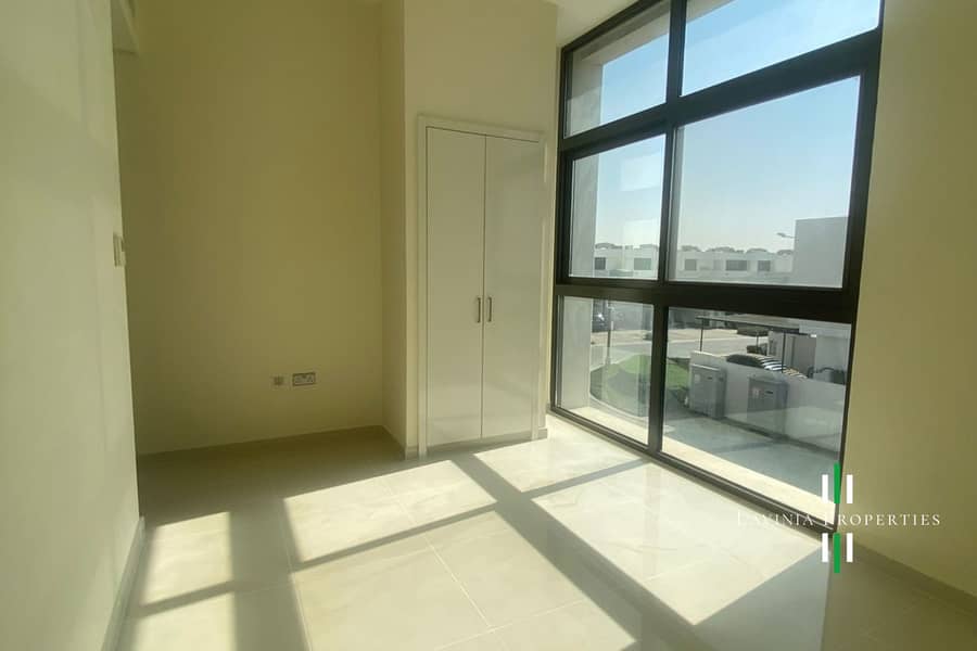 SINGLE ROW | SPACIOUS 3BHK+MAID CORNER VILLA