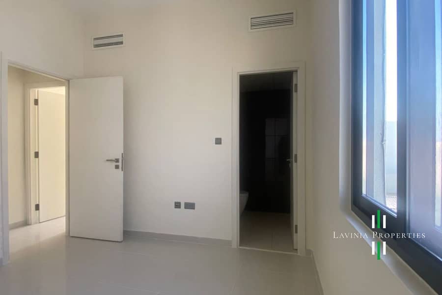 SINGLE ROW | SPACIOUS 3BHK+MAID CORNER VILLA - Image 11