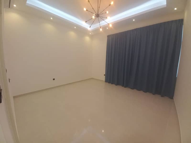 Spacious 5BR | Maids room | Garden - Image 9