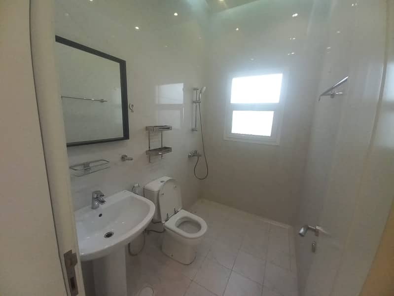 Spacious 5BR | Maids room | Garden - Image 16