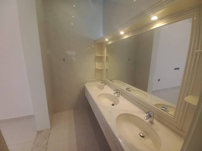 Spacious 5BR | Maids room | Garden - Image 17