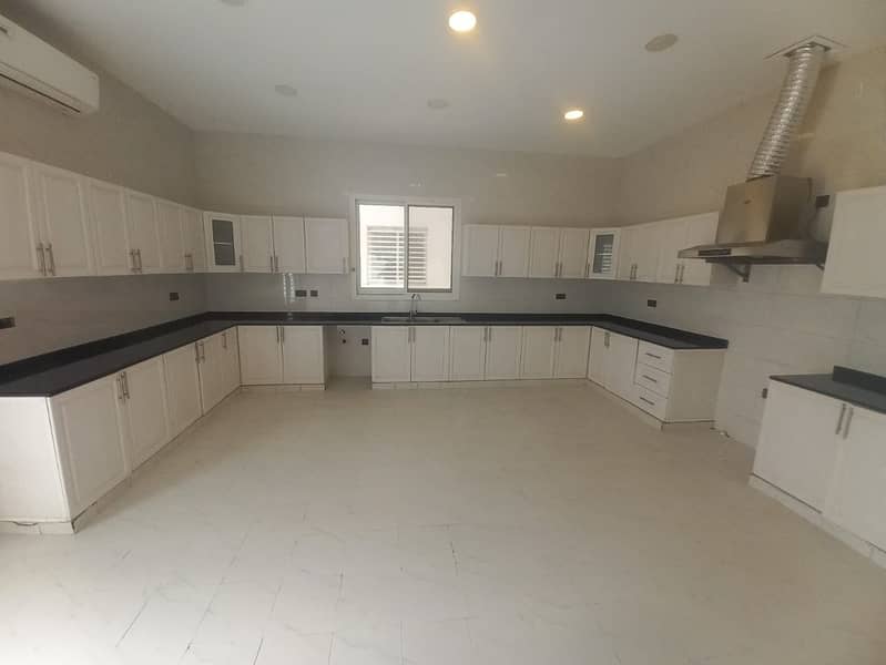 Spacious 5BR | Maids room | Garden - Image 19