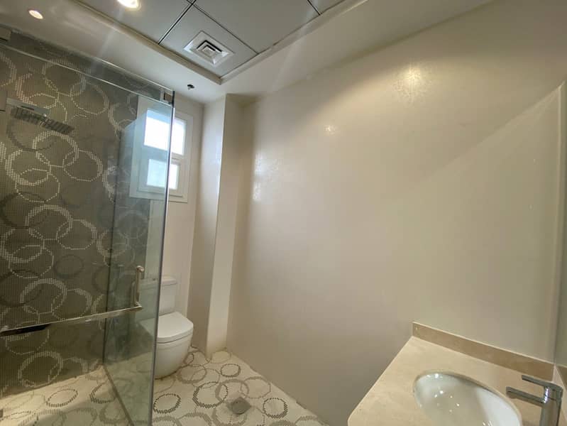 Brand New | Prime location | Spacious luxury - Image 12