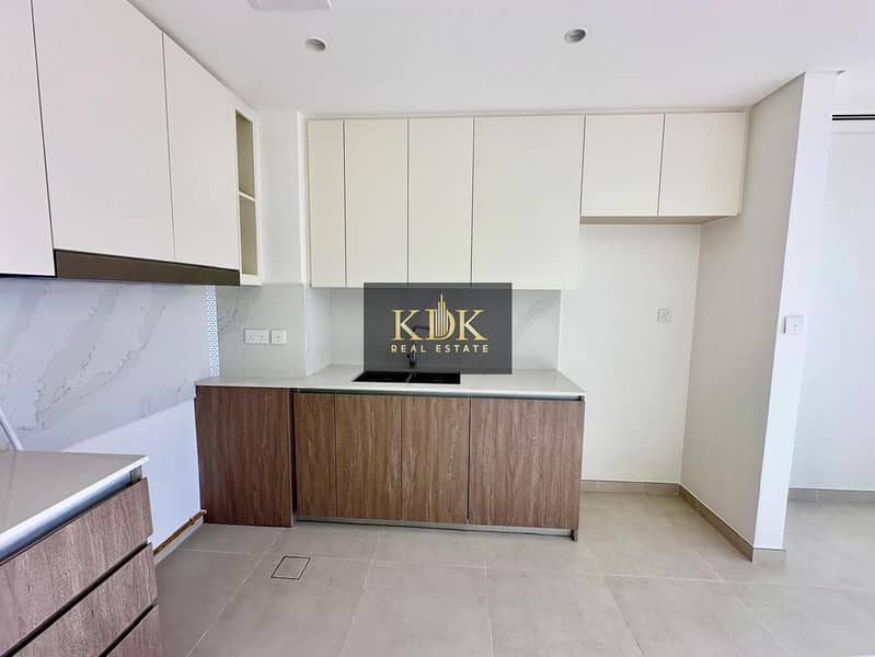 Brand New Villa | Prime Location | 1 Cheque - Image 10