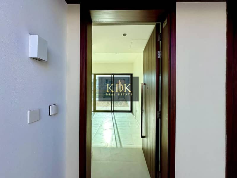 Brand New Villa | Prime Location | 1 Cheque - Image 12