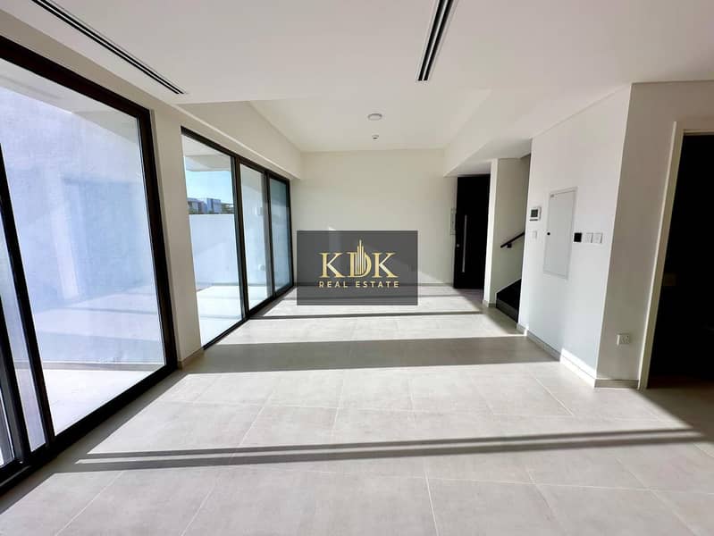 Brand New Villa | Prime Location | 1 Cheque - Image 14