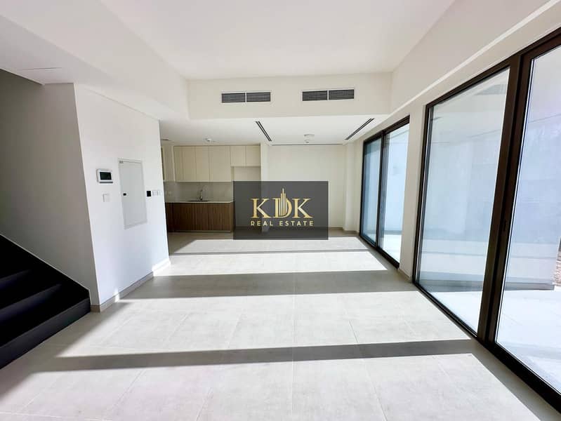 Brand New Villa | Prime Location | 1 Cheque - Image 21