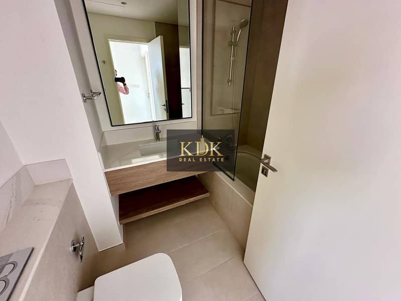 Brand New Villa | Prime Location | 1 Cheque - Image 26