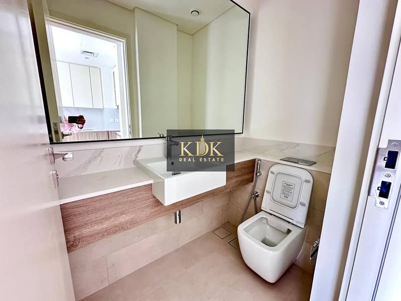 Brand New Villa | Prime Location | 1 Cheque - Image 29