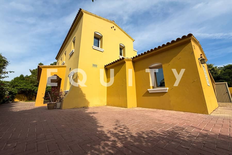 Single Row | Vacant | Upgraded White Kitchen