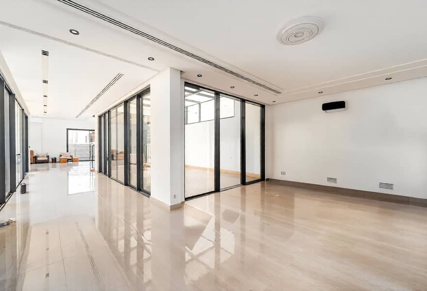 Custom Villa I Vacant I Covered Majlis I Brand New - Image 6