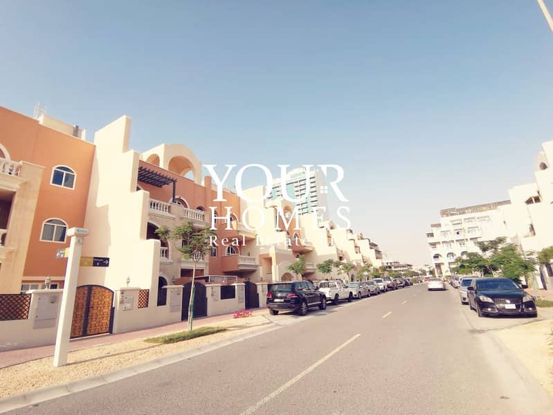 Vacant I Huge Layout I Prime Location - Image 9