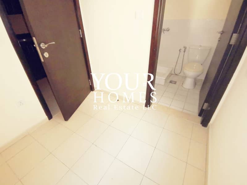 Vacant I Huge Layout I Prime Location - Image 13