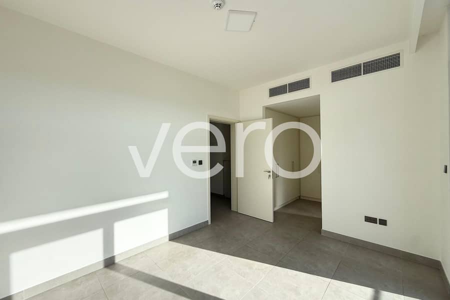 Vacant | Near Amenities | Landscaped - Image 6