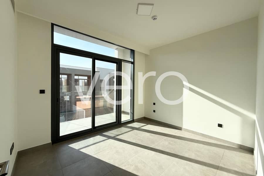 Vacant | Near Amenities | Landscaped - Image 7