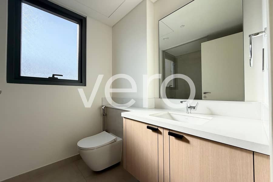 Vacant | Near Amenities | Landscaped - Image 8