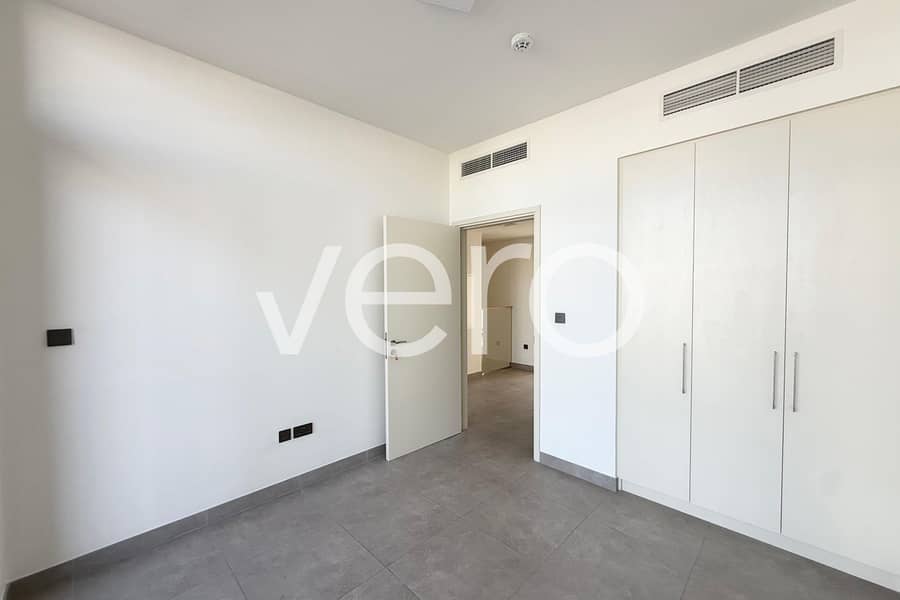 Vacant | Near Amenities | Landscaped - Image 10