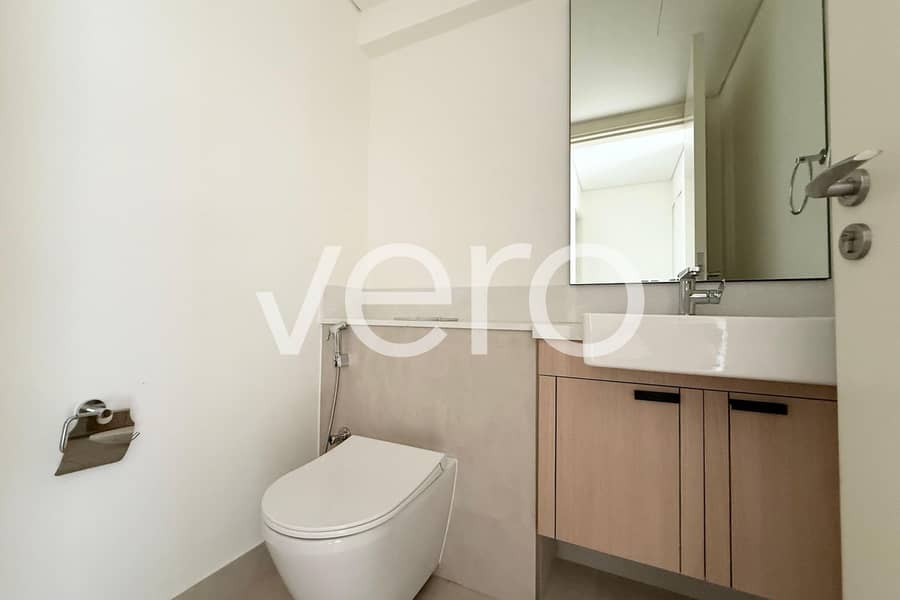 Vacant | Near Amenities | Landscaped - Image 15