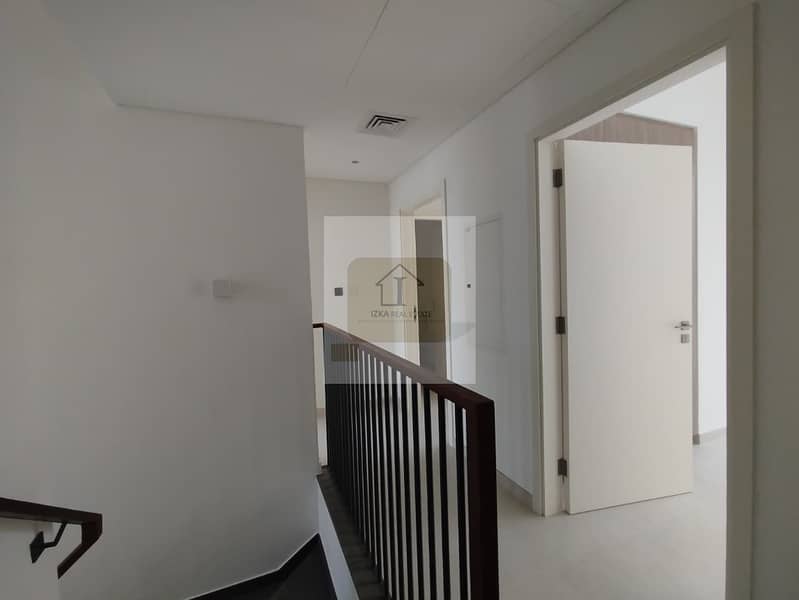 AMAZING LOCATION. CLOSE TO POOL & PARK - Image 11