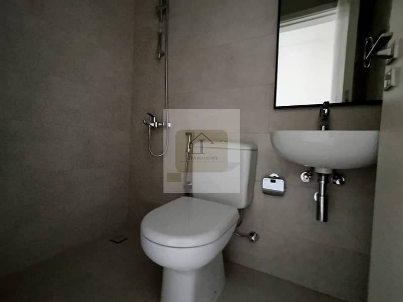 AMAZING LOCATION. CLOSE TO POOL & PARK - Image 17