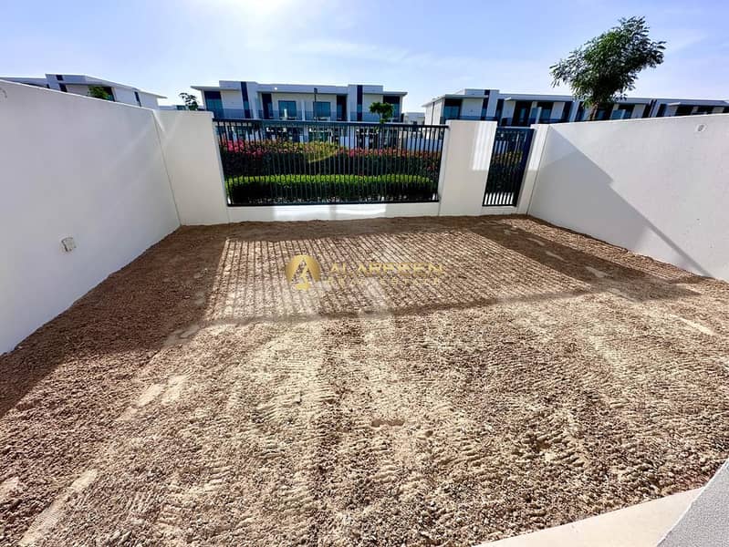 Brand New Villa | Prime Location | 1 Cheque - Image 11