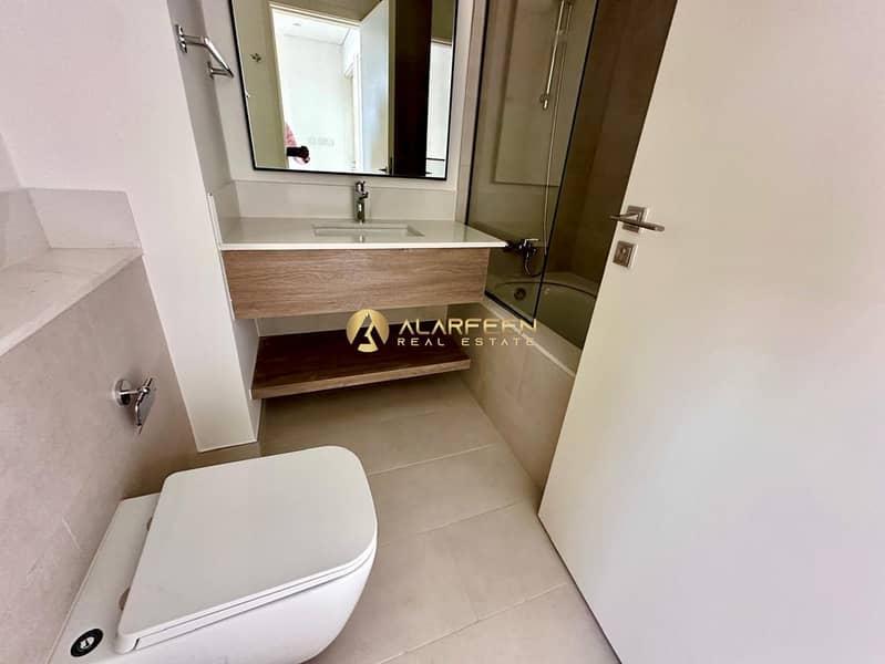 Brand New Villa | Prime Location | 1 Cheque - Image 18