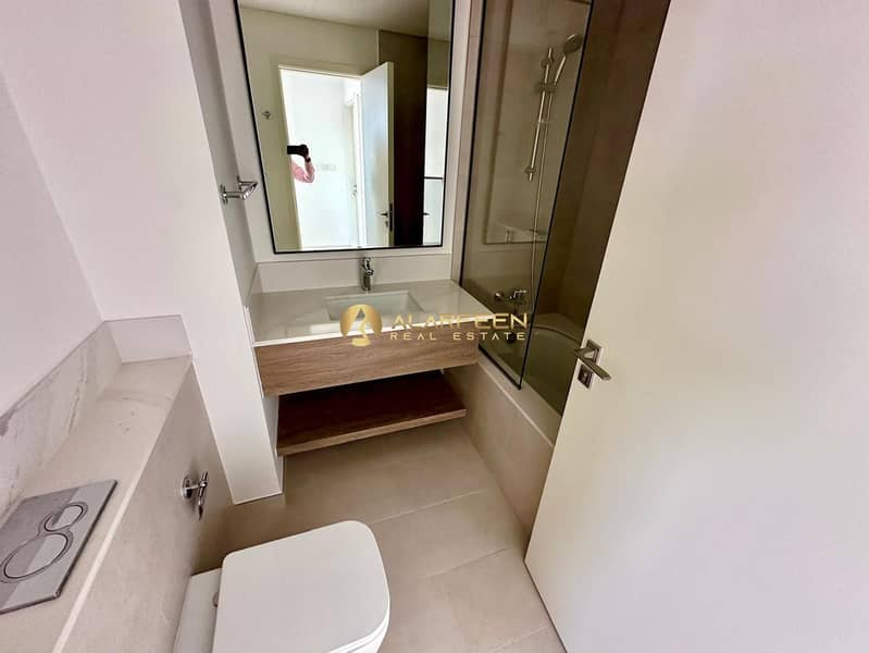 Brand New Villa | Prime Location | 1 Cheque - Image 26