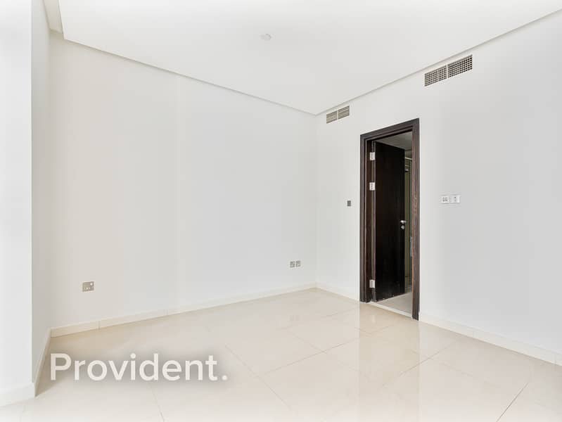 Spacious Elegance | Marina View | Move-In Ready - Image 6