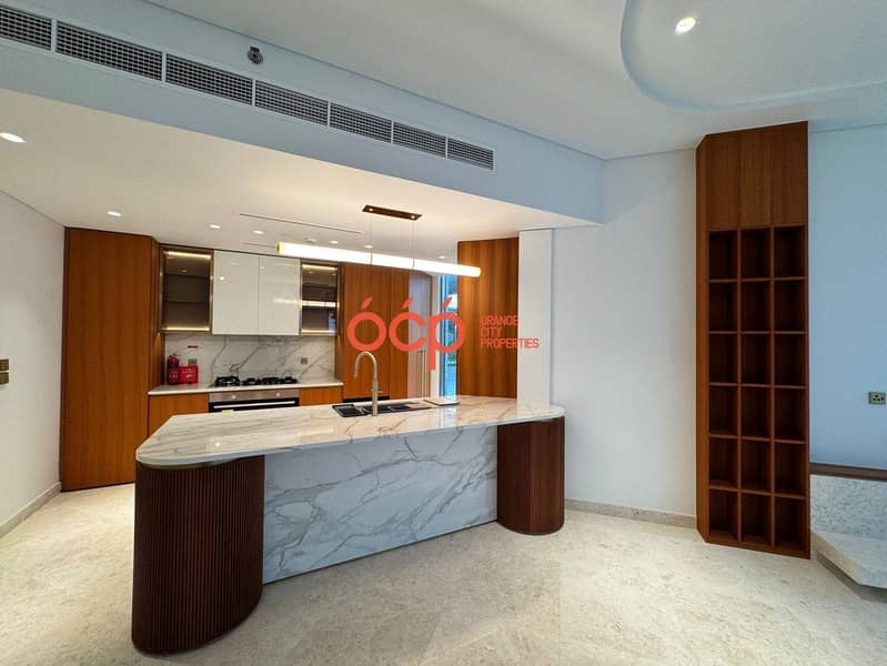 Maid's room | Direct beach access | Infinity Pool