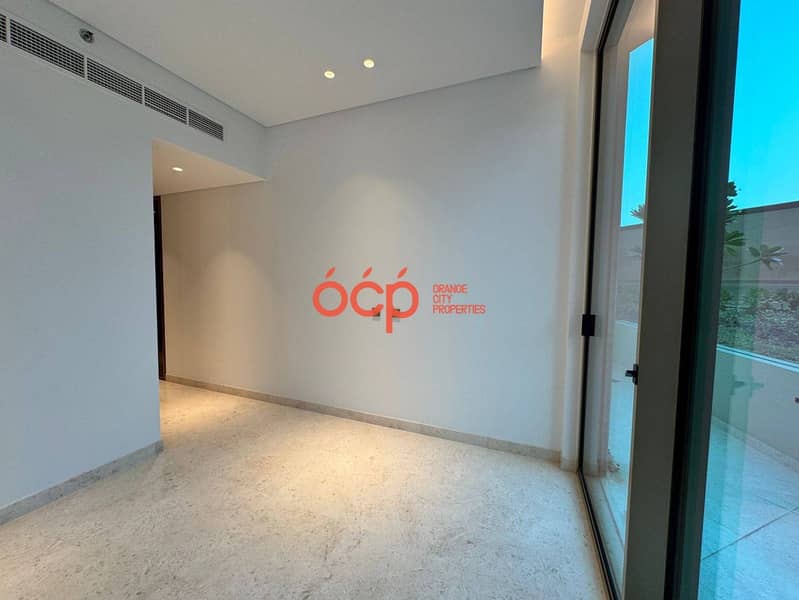 Maid's room | Direct beach access | Infinity Pool - Image 14