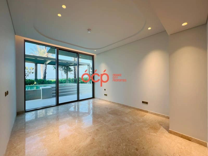 Maid's room | Direct beach access | Infinity Pool