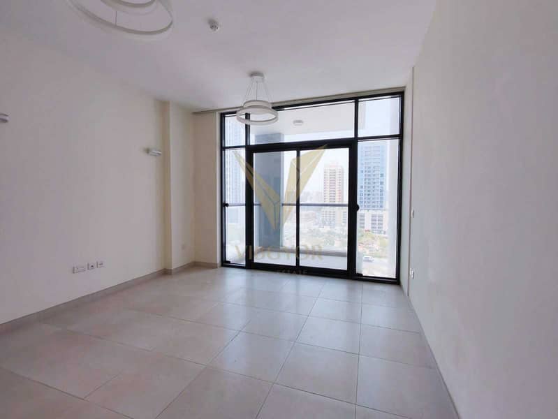 Spacious 1 Bedroom Apartment Modern Living