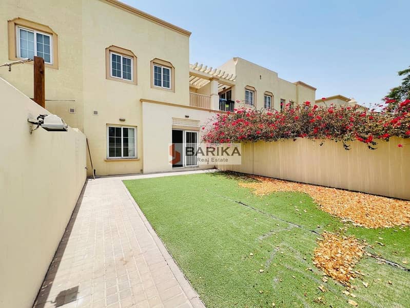 Stylish 2BR + Study room |Villa in Springs 4