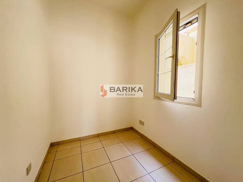 Stylish 2BR + Study room |Villa in Springs 4