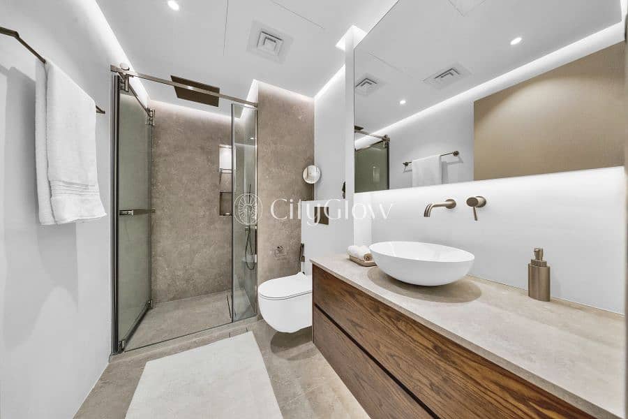 Elegant Urban Haven | Furnished 1BR | Bay Square - Image 20