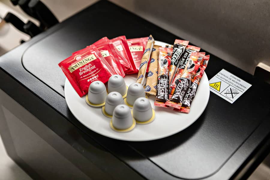 Stylish 1BR Apartment in Vida Dubai Mall, Downtown - Image 36