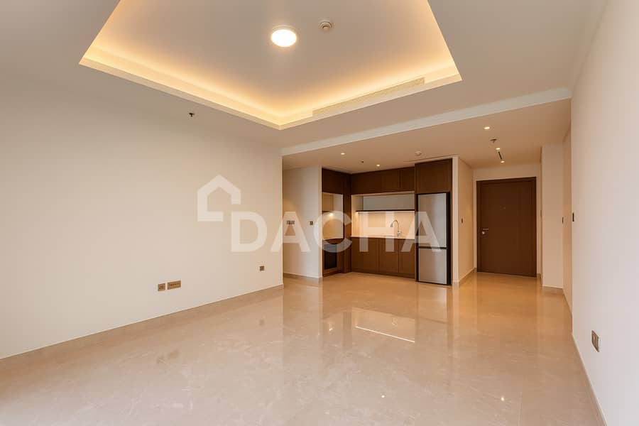 Vacant | Sea View | Unfurnished - Image 7