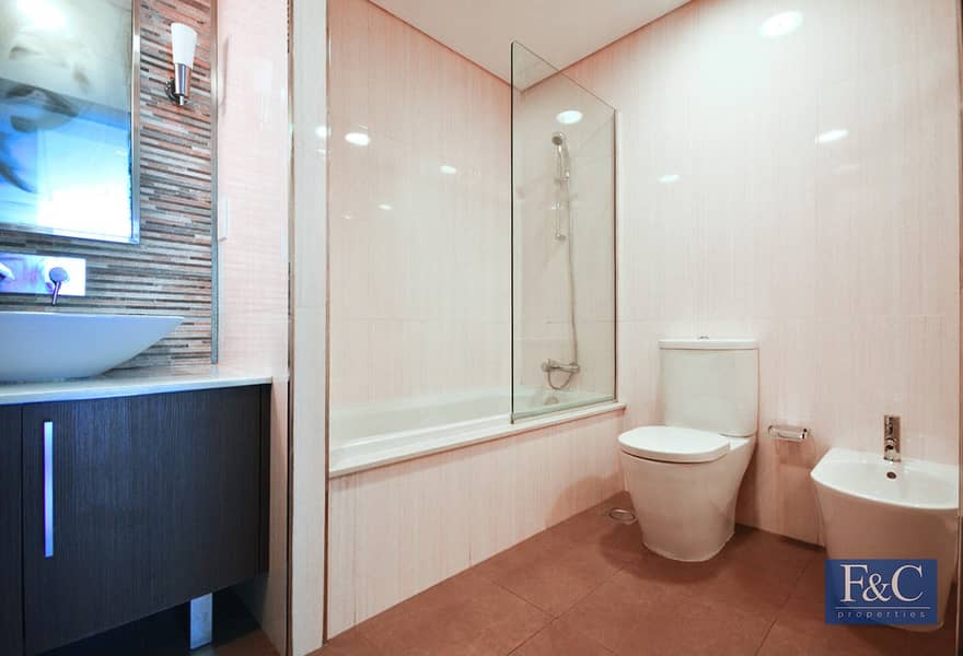 Prestigious Location | DIFC View | Vacant - Image 14