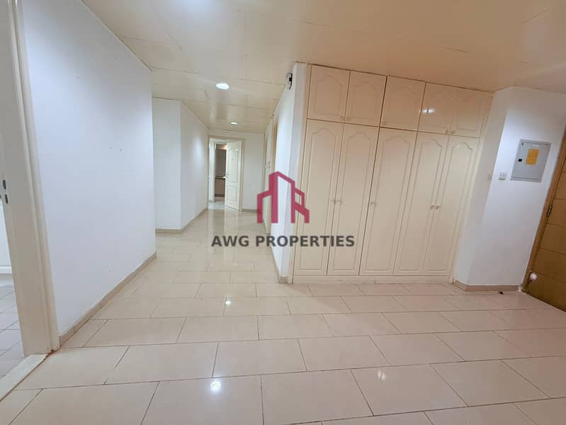 Chiller Free |Near to The Mall | Prime Location