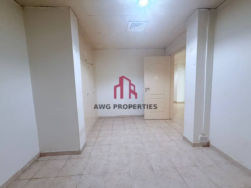 Chiller Free |Near to The Mall | Prime Location